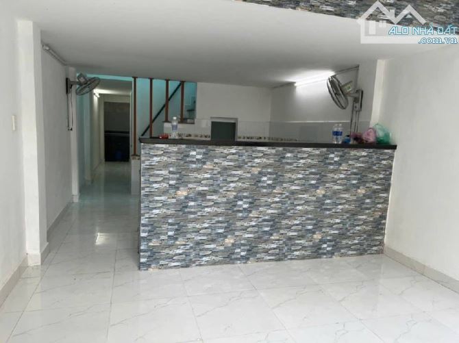 B.ÁN NH.À CHÍNH CHỦ TRANG BÌA - TRUNG TÂM QUẬN 5 - CÁCH MẶT TIỀN ĐƯỜNG 100M - DÒNG TIỀN 14 - 4