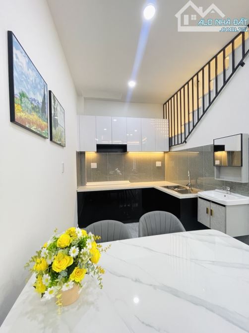 Nhà Mới Đẹp Gò Vấp - Gần Mặt Tiền, Công Viên Làng Hoa - 3PN - Full Nội Thất - Sổ Vuông - 4