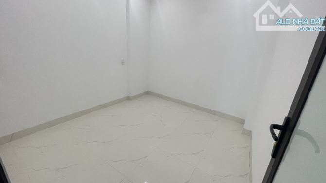 Nhà 3 tầng mới tinh ở Cao Bá Quát chỉ 2,5xx tỏi - 5