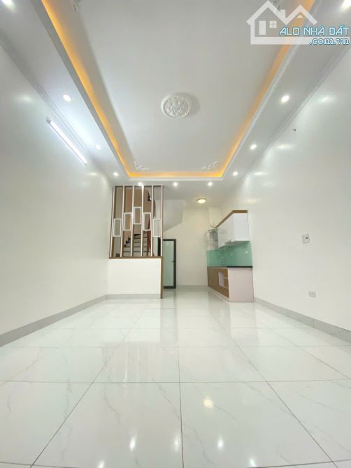ĐẸP NHÀ MỚI PHỐ ĐẠI TỰ DIỆN TÍCH 35M2 X 5 TẦNG MẶT TIỀN 4M  3 MẶT THOÁNG SỔ ĐỎ - 5