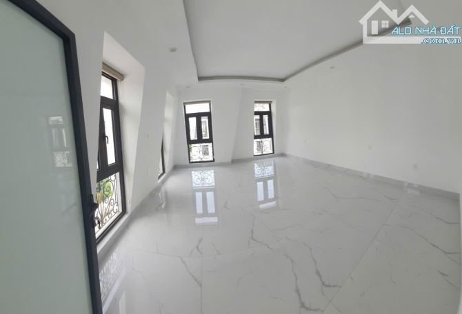 Bán căn hoàn thiện xẻ khe có thang máy Hoàng Huy Mall -  DT 78m - Mt 5m có dòng tiền cho t - 5