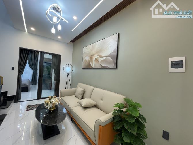 NHÀ MẶT TIỀN 5m5 TRẦN XUÂN LÊ , NỘI THẤT VIP - 5