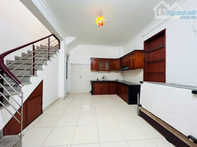 Siêu hiếm nhà 3 tầng đường Hồ Đá, Sở Dầu, Hồng Bàng, Hải Phòng. ô tô đỗ cửa chỉ 2,1 tỷ - 5