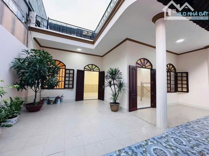 CG-Căn  BIỆT THỰ MINI -TÂN ĐÔNG HIỆP (DĨ AN CŨ),TP.HCM 150m2 ngang 10m, sân oto chỉ 4.8ty - 5