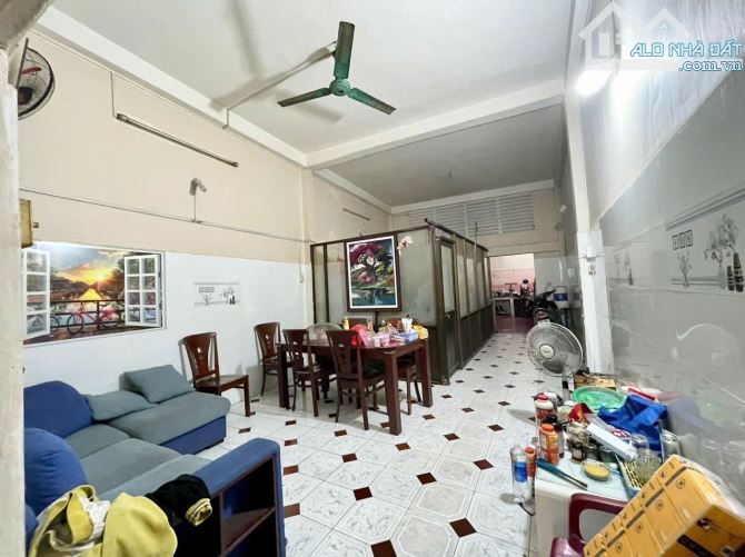Cần bán gấp căn nhà Lạc Long Quân, p11, Tân Bình, Hồ Chí Minh. 101M2, NỞ HẬU - 5