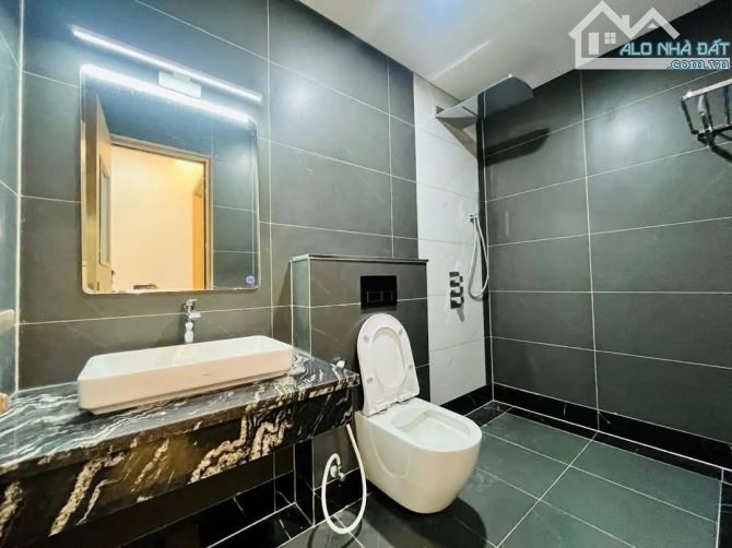 Bán toà VP, CHDV Xuân La Tây Hồ 250m 9T MT 8m 90.8 tỷ dòng tiền 270tr/tháng - 5