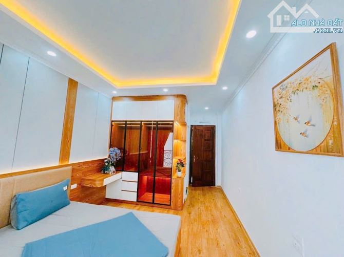 SIÊU PHẨM - HOÀNG MAI - THANG MÁY XÂY MỚI - FULL NỘI THẤT ĐẸP NHƯ KHÁCH SẠN NHỈNH  8 ĐỒNG - 5