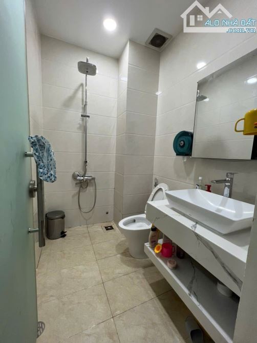 Bán Nhà Có Hầm Xe Hơi - Trung Tâm Quận 5 -- 60m²(3,8 x 16 Nở Hậu ) 7 Tầng - 17 Tỷ TL 💦 - 5