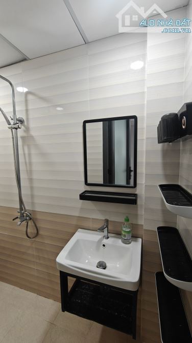 Phòng 25m2, toilet riêng, máy lạnh, Nguyễn Giản Thanh, Quận 10 - 5
