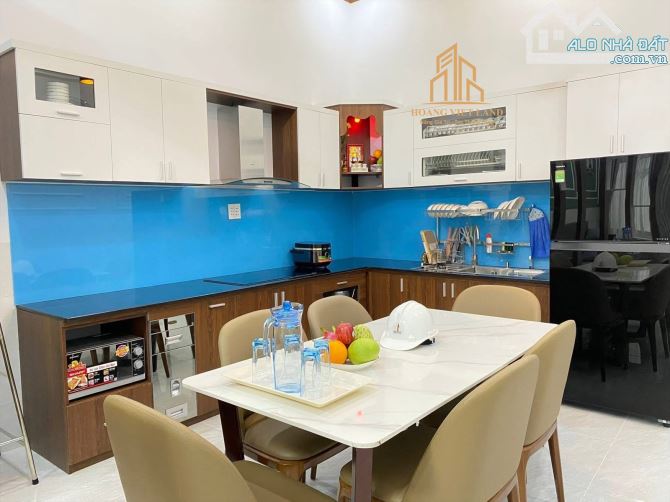 BÁN NHÀ MẶT TIỀN KINH DOANH LÊ DUẨN, DT 4.2*31, Tc 100%, Giá 8.2Tỷ - 5