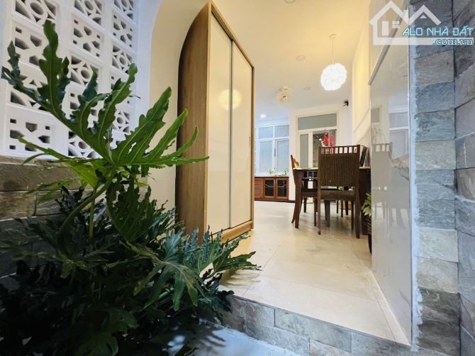 Bán nhà Phú Nhuận - khu phân lô - xe hơi - 5 tầng - kimh doanh - 5