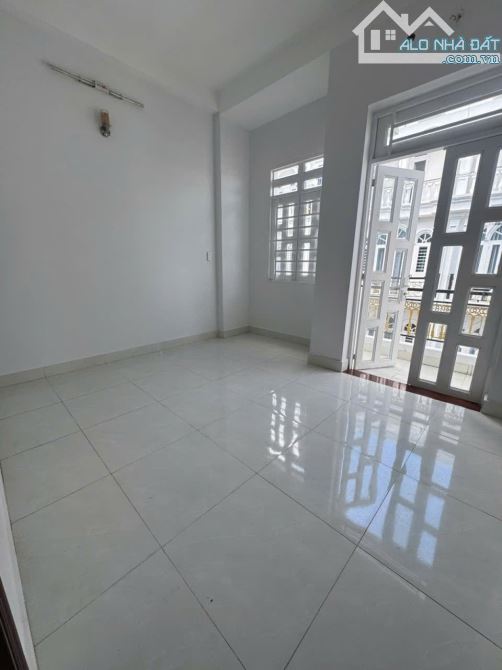 NHÀ 4 TẦNG,ĐƯỜNG 8M,KHU VIP ĐỒNG BỘ HIỆP THÀNH, QUẬN 12 -CHĨ 5TY990 - 5