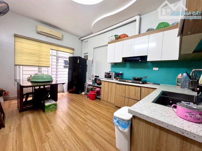 BÁN NHÀ QUAN NHÂN THANH XUÂN 34m 5Tầng Mt 3.5m GIÁ 8 TỶ NGÕ THÔNG 2 THOÁNG KINH DOANH. - 5