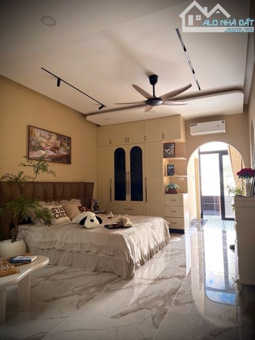 BÌNH TÂN-  KHU LÊ VĂN QUỚI - 108M2 -5 TẦNG - THANG MÁY -NỘI THẤT CAO CẤP -HẺM 12M - 5