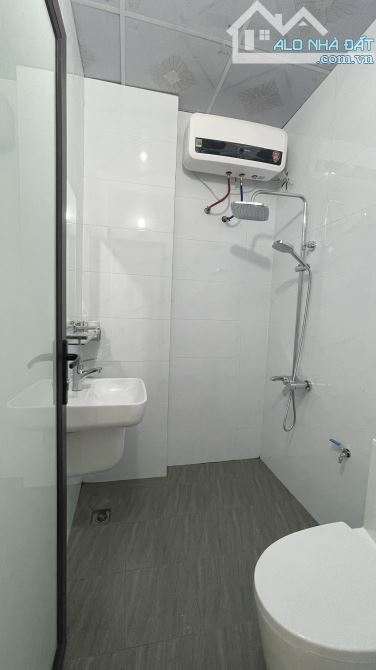 Nhà 3 tầng mới tinh ở Cao Bá Quát chỉ 2,5xx tỏi - 6
