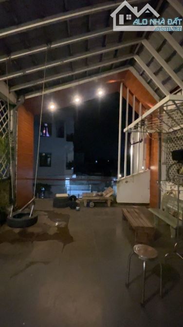 (Q8) B.ÁN N.HÀ BÌNH CHÁNH - 5X28M - NỘI THẤT ĐẸP, SÂN VƯỜN RỘNG - HẺM XE HƠI - 6