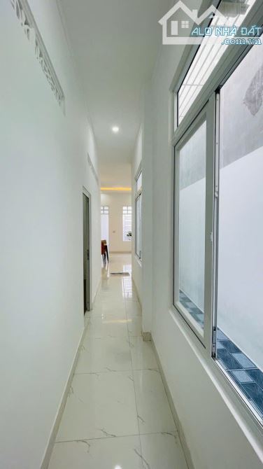 NHÀ ĐẸP GIÁ TỐT HẺM CẤP 1 GẦN CHỢ AMA KHÊ - Loctran - 6
