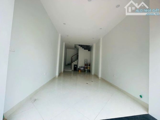 Bán nhà mới tinh tại cầu bươu Thanh Trì ,ô tô ngủ trong nhà .thiết kế hiện tại đại ,nhiều - 6