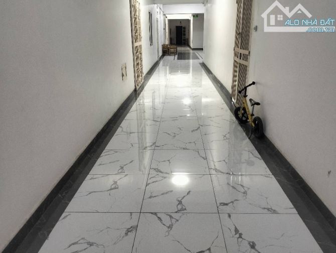 BÁN CĂN HỘ CHUNG CƯ LẠC TRUNG 130M2- CĂN GÓC CỰC THOÁNG - DIỆN TÍCH CỰC RỘNG - CÓ 3 BAN CÔ - 6