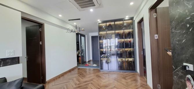 Tôi cần cho thuê căn 2 ngủ 87m2 Taseco: 2PN, 2VS, full đầy đủ nội thất, view hồ. Giá 17 tr - 6