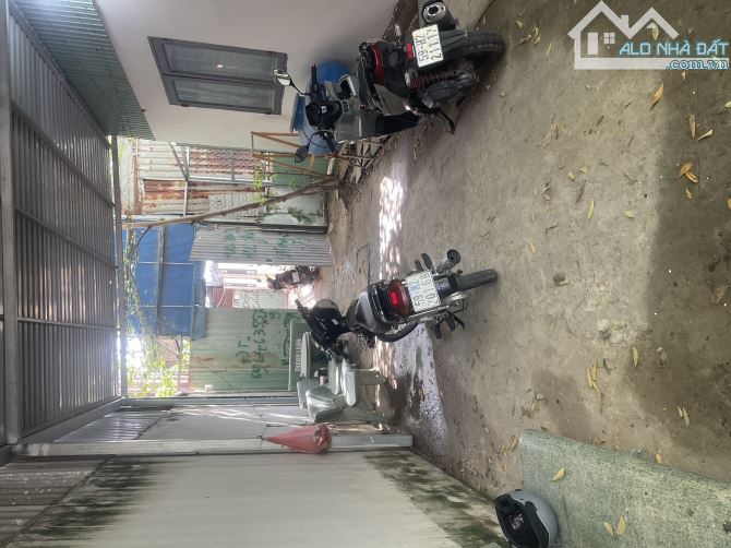 ngộp bán nhà hẻm xe hơi DT: 120m2=10*12 - 6