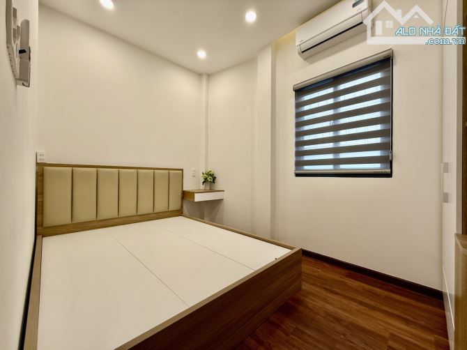 Mặt tiền lô góc Dương Bá Trạc, mới 100%, nhỉnh 8T, 3,7 x 16 - 6
