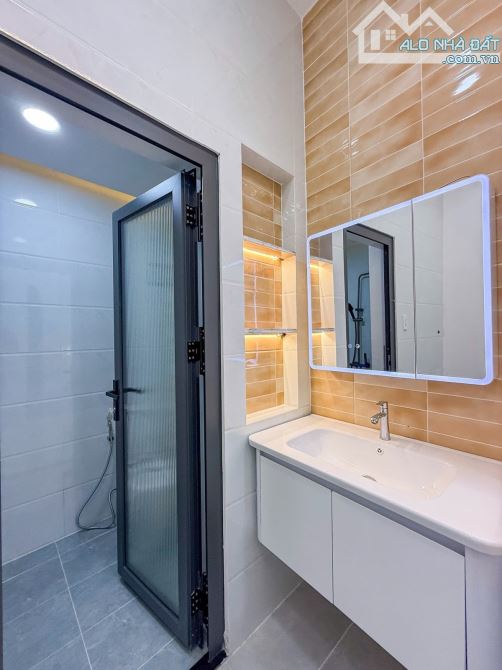 NHÀ MỚI Ở NGAY KHÔNG CẦN SỬA CHỈ CẦN XÁCH VALI CHỈ 6ty NHỈNH - 6