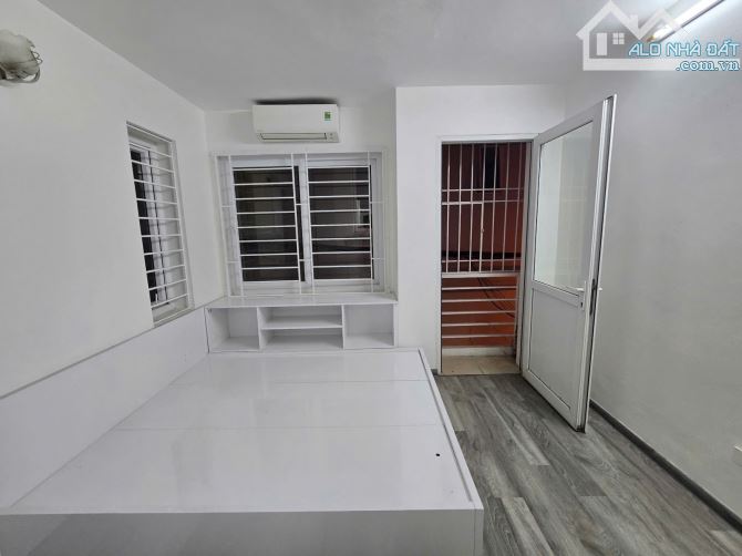 Mỹ Đình, Nhà đẹp ở ngay, Ô tô ba bước chân, DT 41m2 x 4 tầng, MT 3,8m, Giá nhỉnh 9 tỷ - 6