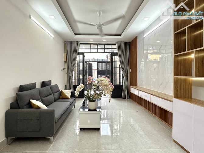 NGUYỄN VĂN ĐẬU GIÁP PHAN ĐĂNG LƯU - HXH 7 CHỖ - 2 TẦNG MỚI ĐẸP - VIEW CÔNG VIÊN - 63M2 - 6