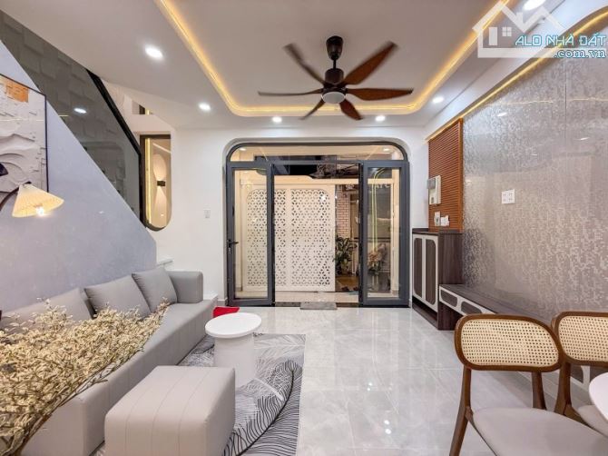 BÁN NHÀ PHAN VĂN TRỊ P.14 BÌNH THẠNH –GẦN CHỢ BÀ CHIỂU–– NỞ HẬU – 40M²– CHỈ 6.35 TỶ - 6