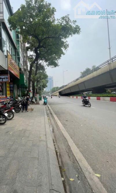 NHÀ MẶT PHỐ NGUYỄN CHÍ THANH 38M x 4T x MT4,5M - 6