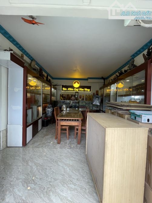 🔴 BÁN GẤP NHÀ 3 TẦNG – 2 MẶT TIỀN– BÀ ĐIỂM, HÓC MÔN – 130M² – NGANG 8M - GIÁ CHỈ 10.5 TỶ‼ - 6
