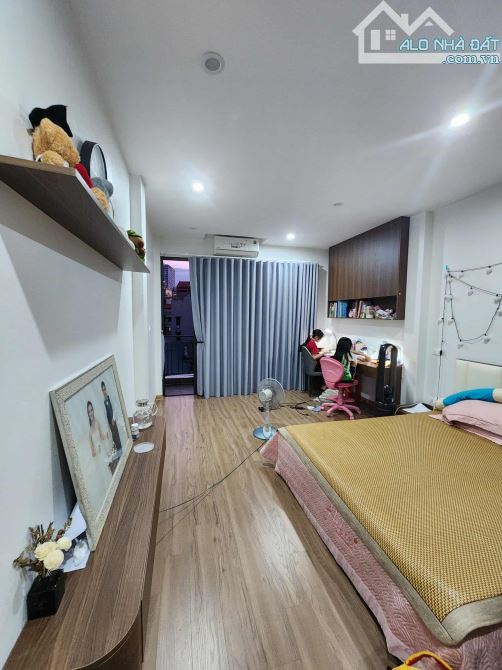 Bán nhà Phân Lô Nguyễn Chí Thanh 60m2, 6 tầng, thang máy , giá 2x tỷ - 6