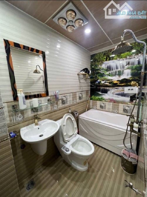 Chính Chủ Gửi Bán Nhà PhÂn Lô, Bát Khối 66m2 - mt 5,5m × 5 Tầng Thang Máy, đường 2 xe tải - 7