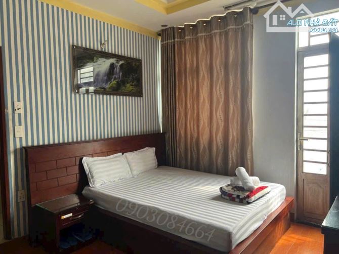 Bán gấp Khách sạn 5 tầng Nguyễn An Ninh giáp TTHC Dĩ An, DT 130m2 (4,6/5,3 x 27) giá 15 tỷ - 7