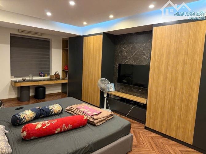 Tôi cần cho thuê căn 2 ngủ 87m2 Taseco: 2PN, 2VS, full đầy đủ nội thất, view hồ. Giá 17 tr - 7