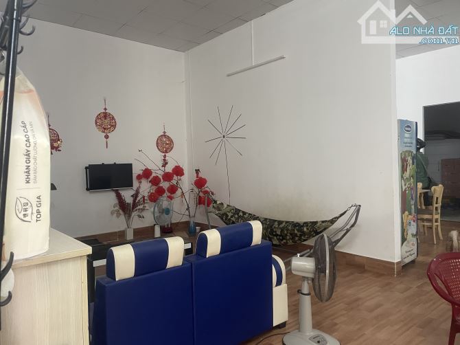 ngộp bán nhà hẻm xe hơi DT: 120m2=10*12 - 7