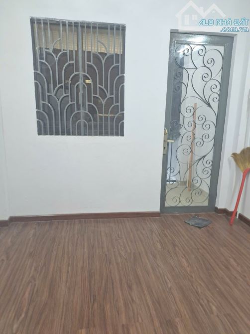CHO THUÊ NHÀ ĐƯỜNG SỐ 6 P. LINH TÂY. 1 TRỆT 1 LẦU, 2PN 1WC, SÂN RỘNG, NHÀ MỚI GIÁ 8TR/THÁN - 7