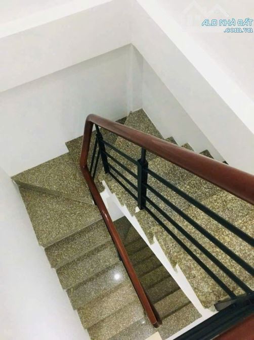 Nhà mới đẹp Nguyễn Tri Phương 2 lầu, 3.2x9 - 2PN 3WC 12tr gần ĐH Kinh Tế - 7