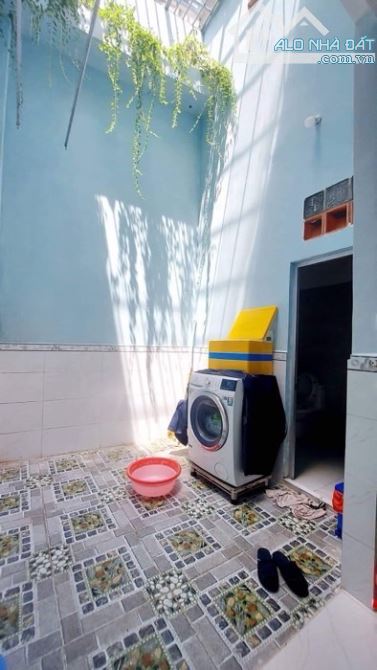 MŨI TÀU TRUÒNG CHINH CỘNG HÒA- P.15 -TÂN BÌNH- DT: 76M2- 2 TẦNG- 5 TỶ 4 - 7