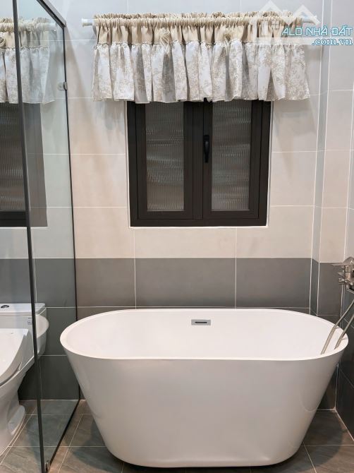 NHÀ MỚI ĐẸP 3 TẦNG. KQH MẠC ĐĨNH CHI. PHƯỜNG 4. ĐÀ LẠT. 80M2. NGANG 5M. GIÁ 13,5 TỶ - 7