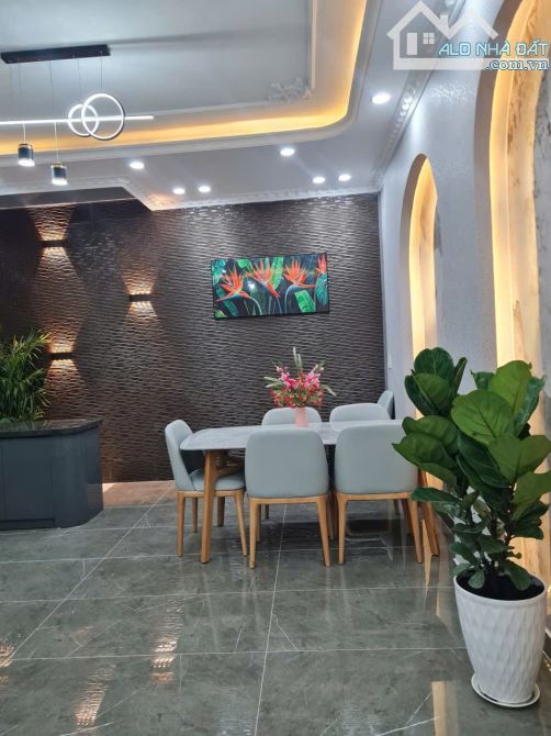 Bán nhà hẻm xe hơi đường Nguyễn Tư Giản, P.12, 5.2 x 13, 3 tầng, giá 6.85 tỷ tl - 7
