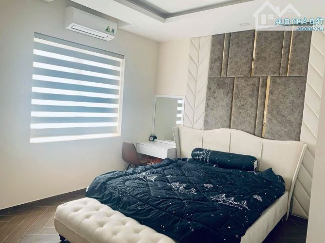 Cần Bán VILA Cao Cấp Khu ROSITA Đường 310A-P ,Phú Hữu ,TP.Thủ Đức -6x22m-3 tầng-Giá: 12Tỷ - 7