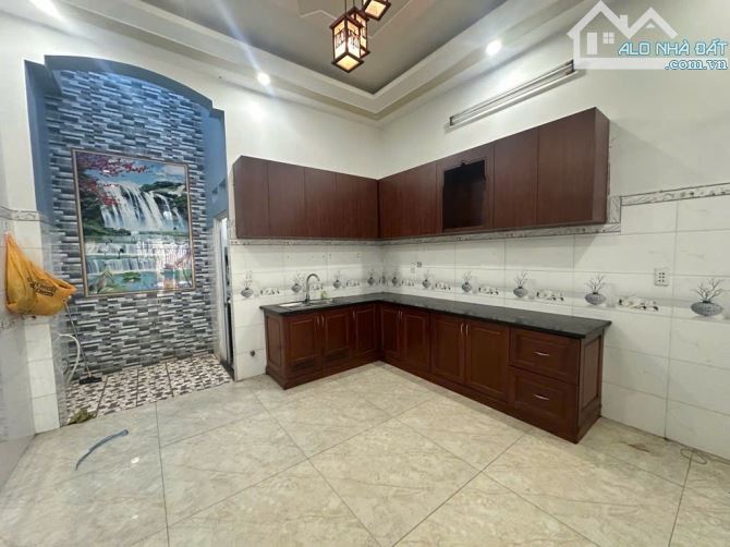 NHÀ 3 tầng đường NGUYỄN ẢNH THỦ , phường HIỆP THÀNH, Q12, dt 66m2 (4mx16m), Hẻm 5m💵 5,7 T - 7