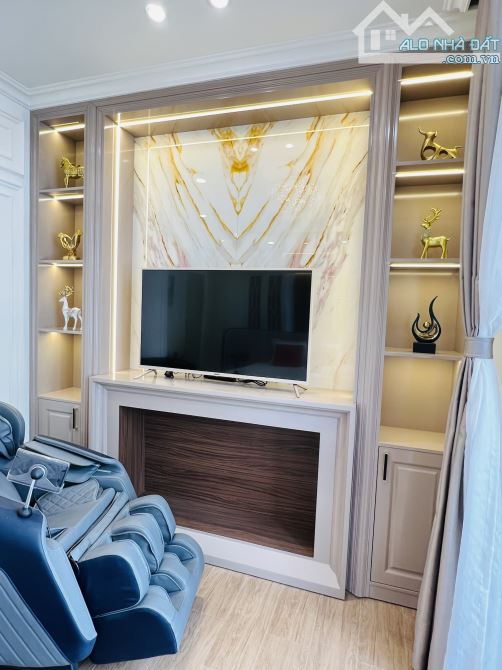 Bán biệt thự 6PN, 7WC đường Đặng Thùy Trâm,  Bình Thạnh, HCM , 15x16 ,240m2, 31,5 tỷ - 7