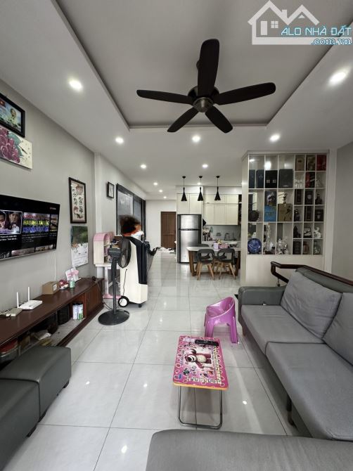 Gấp bán nhà Hẻm Xe Hơi đường Tân Hoà Đông,137m2 ( 5 x 20 nở hậu 15m ) 4 TẦNG 7PN 7WC - 7