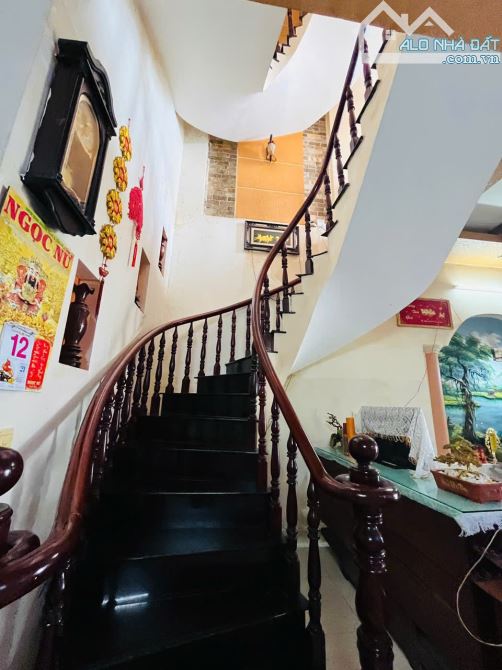 NHÀ ĐẸP NHƯ BIỆT THỰ 7 x 28M, 3 TẦNG, 7PN, Ô TÔ NGỦ SÂN, NGAY NGUYỄN DUY TRINH, CHỈ 9 TỶ - 8