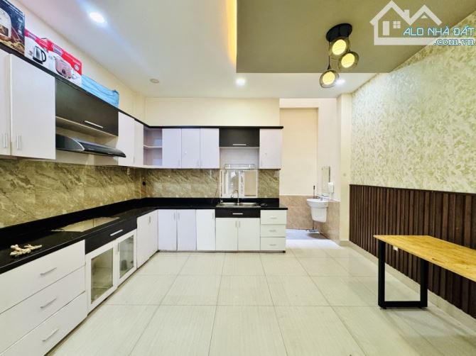 DTSD:183M2, NHÀ 4 TẦNG, NỞ HẬU,KHU VIP, HXH NGUYỄN ĐÌNH CHÍNH,P15(P, CẦU KIỆU) CHỈ 9.8 TỶ - 8