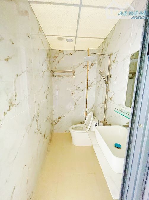 BÁN NHÀ - NGAY TRƯỜNG HỌC KIM ĐỒNG HẺM Ô TÔ - THÔNG - GẦN MẶT TIỀN ĐƯỜNG  - 4X14M - CHỈ HƠ - 8