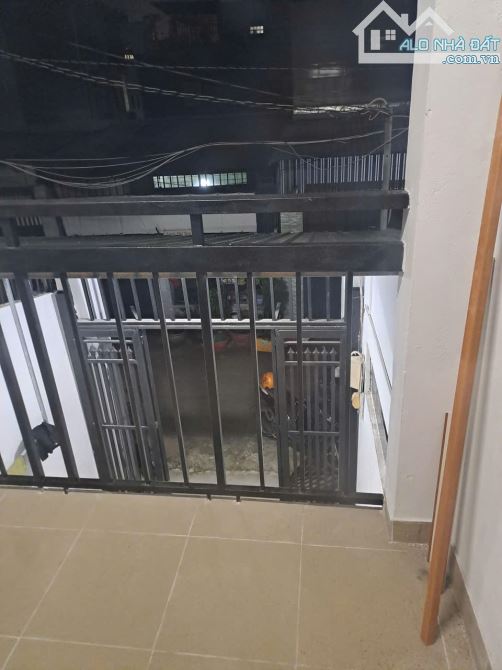 CHO THUÊ NHÀ ĐƯỜNG SỐ 6 P. LINH TÂY. 1 TRỆT 1 LẦU, 2PN 1WC, SÂN RỘNG, NHÀ MỚI GIÁ 8TR/THÁN - 8